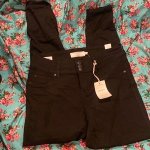 NWT Black Jegging